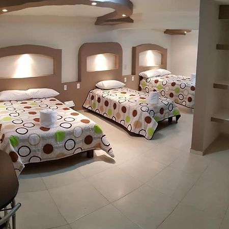 Hotel Caudillos Inn Emiliano Zapata  Buitenkant foto