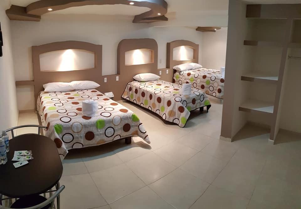 Hotel Caudillos Inn Emiliano Zapata  Buitenkant foto